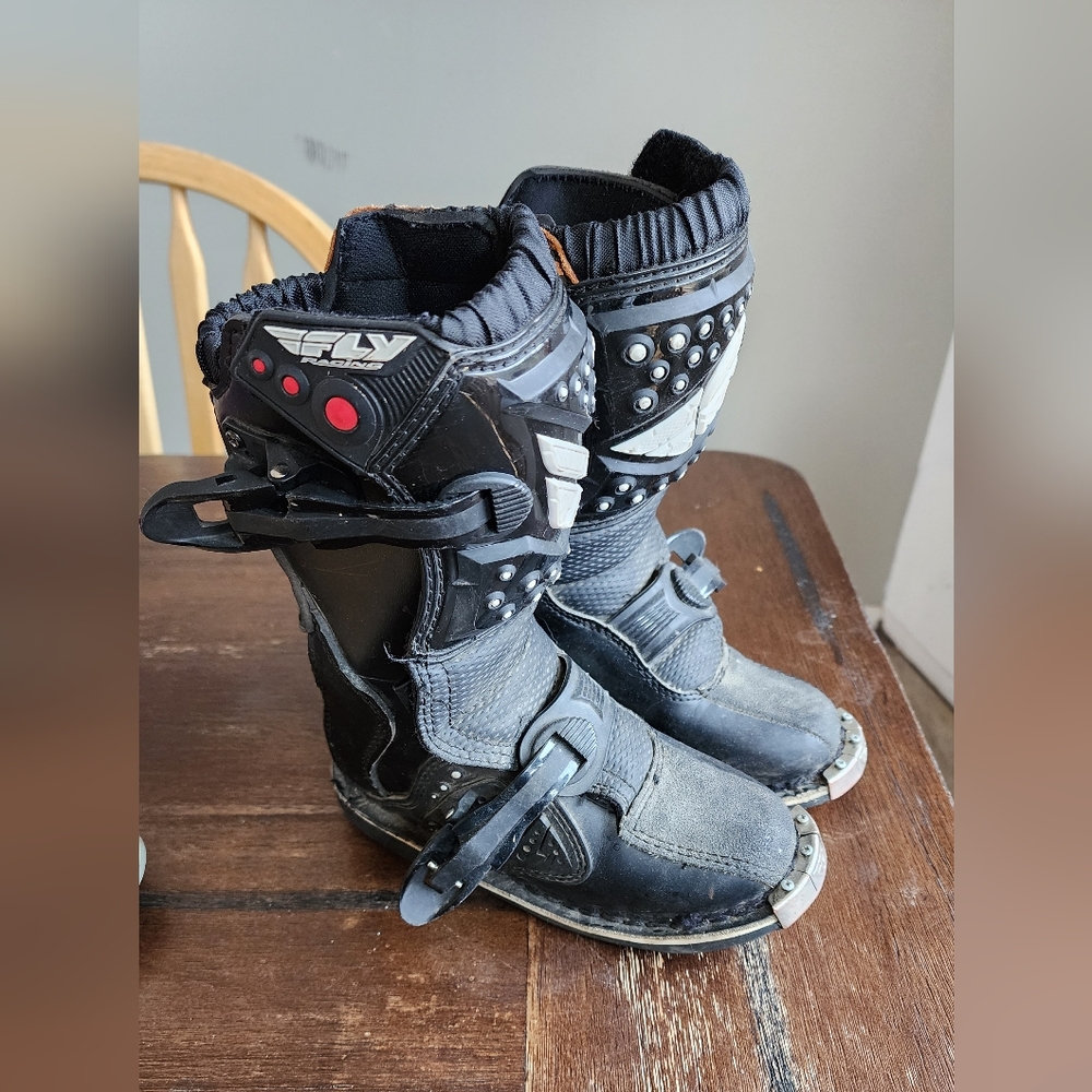 Boys Size 12 Fly riding boots